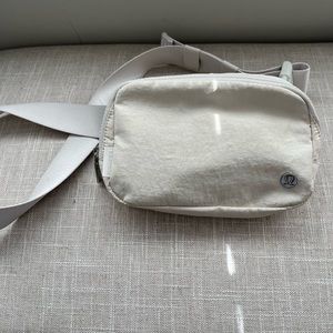 Lululemon Everywhere Belt Bag - White Opal